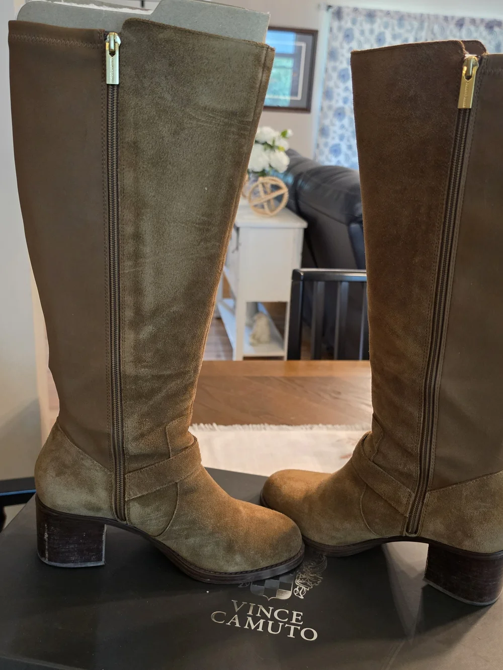 Vince Camuto suede stretch